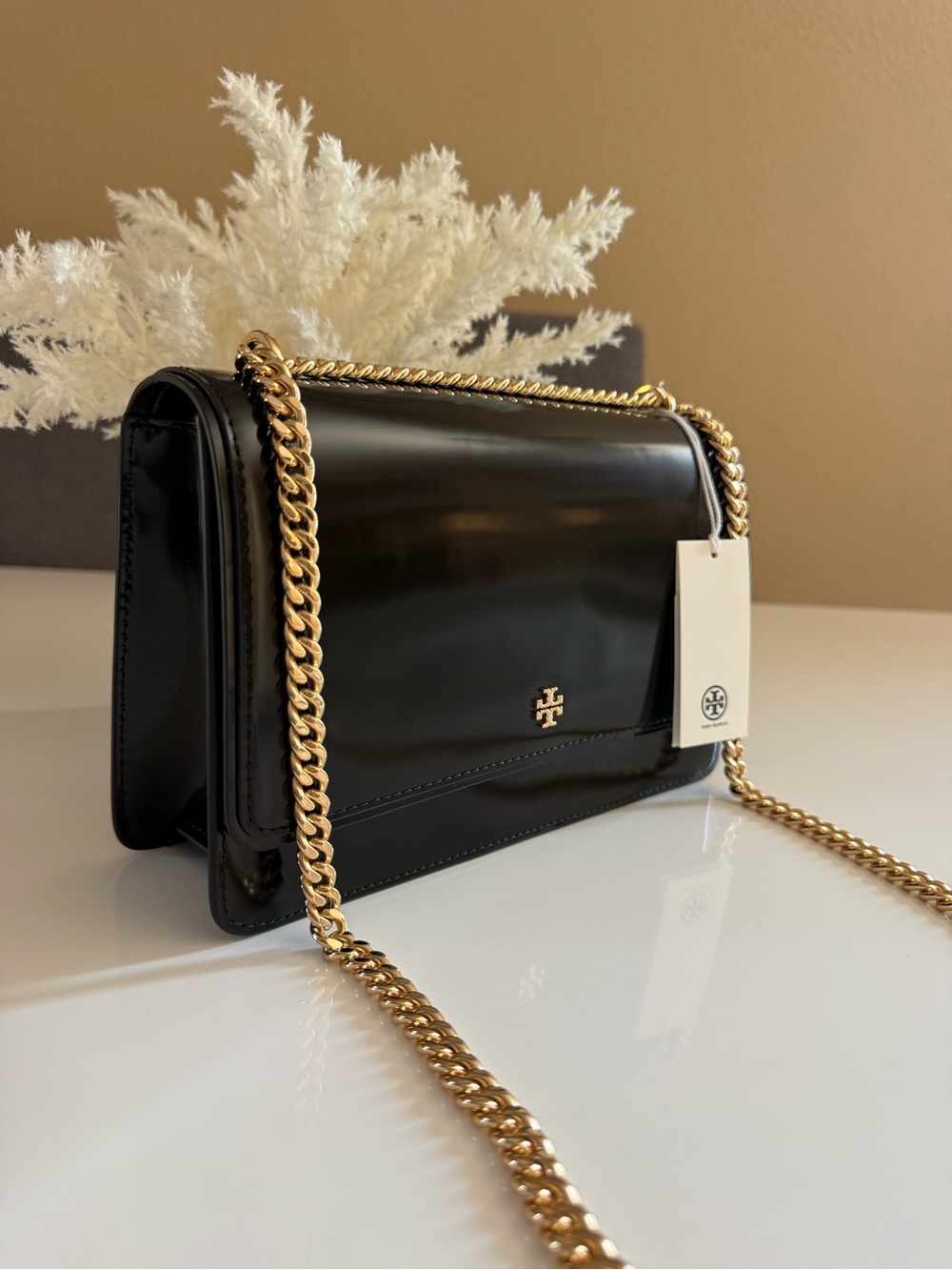 NWT TORY BURCH EMERSON SMOOTH FLAP ADJUSTABLE. SHOULDER BAG BLACK $550